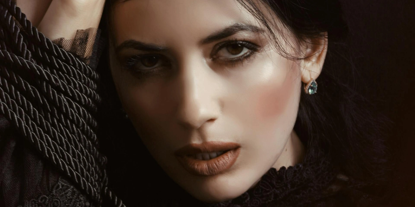 Dark Feminine Aesthetic