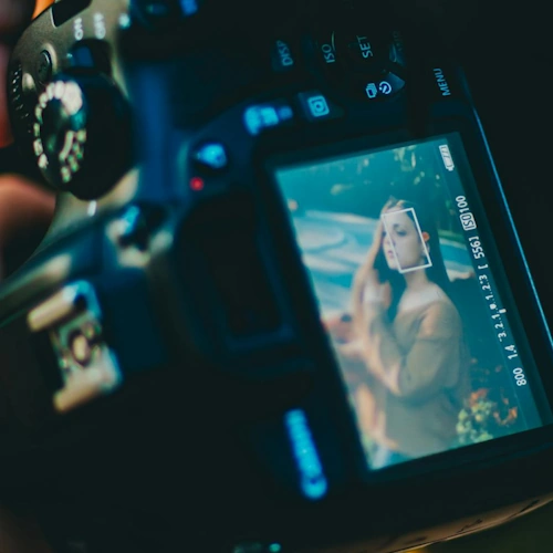 How to get a professional headshot without a photographer
